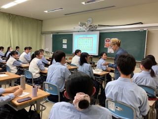 ★IMG_5166(1).jpg生徒に質問